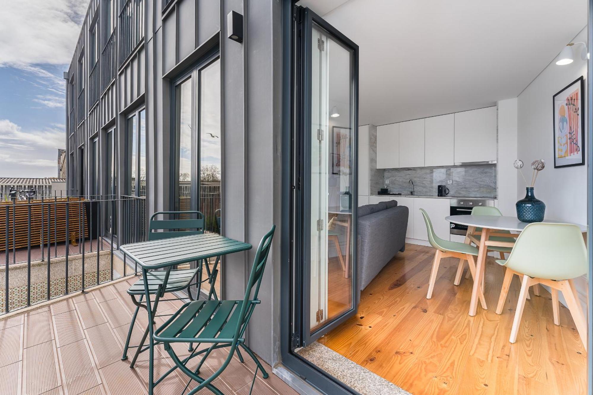 Sunshine Luxury House Urban Retreat Downtown
